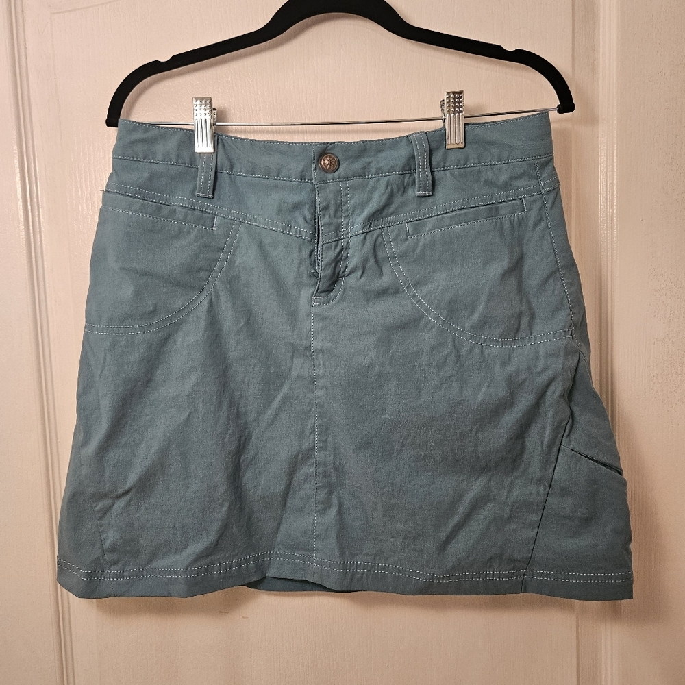 Athleta Size 8 Skort - shirt + Shorts Acrivewear teal blue Color